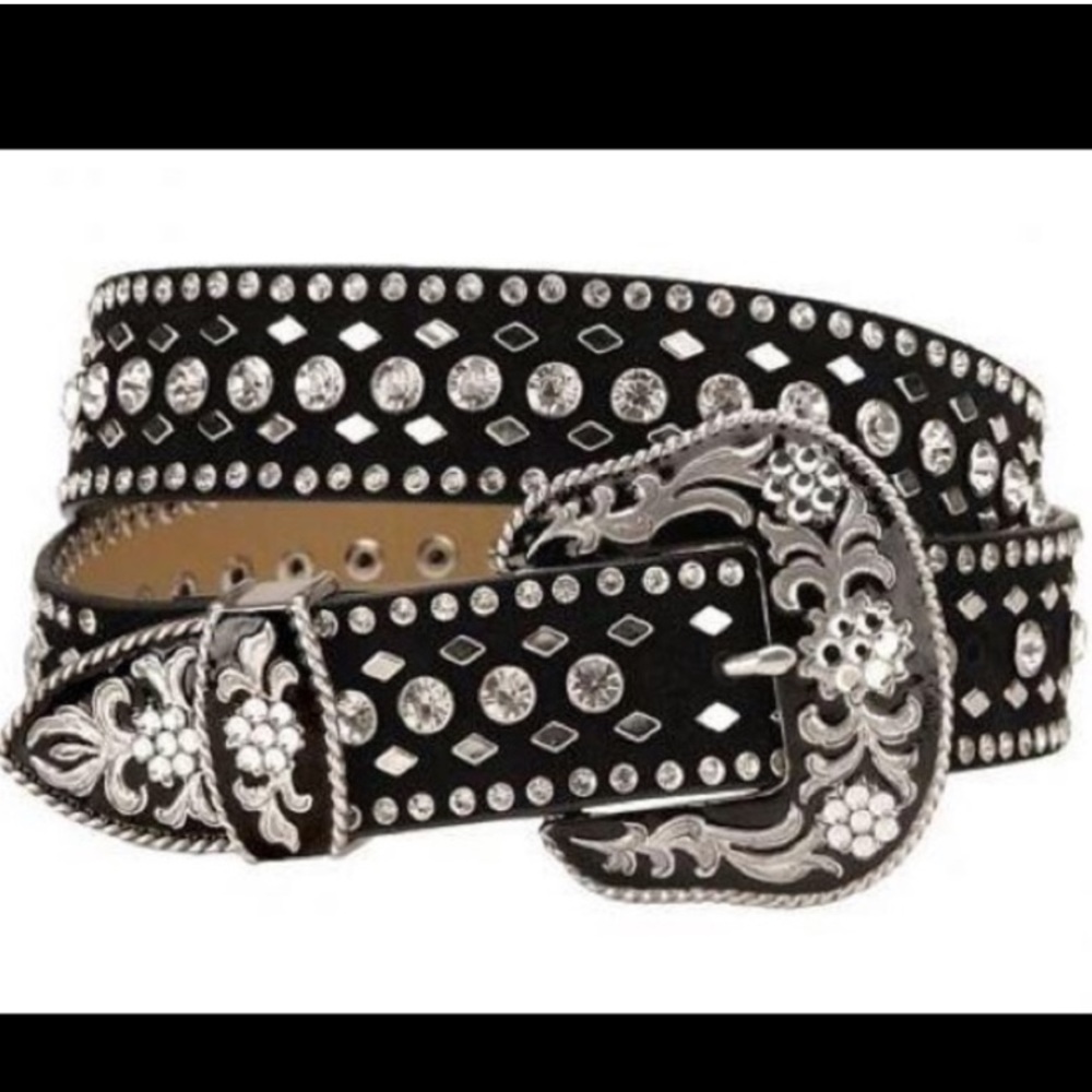 Like new! Nocona leather rhinestone belt